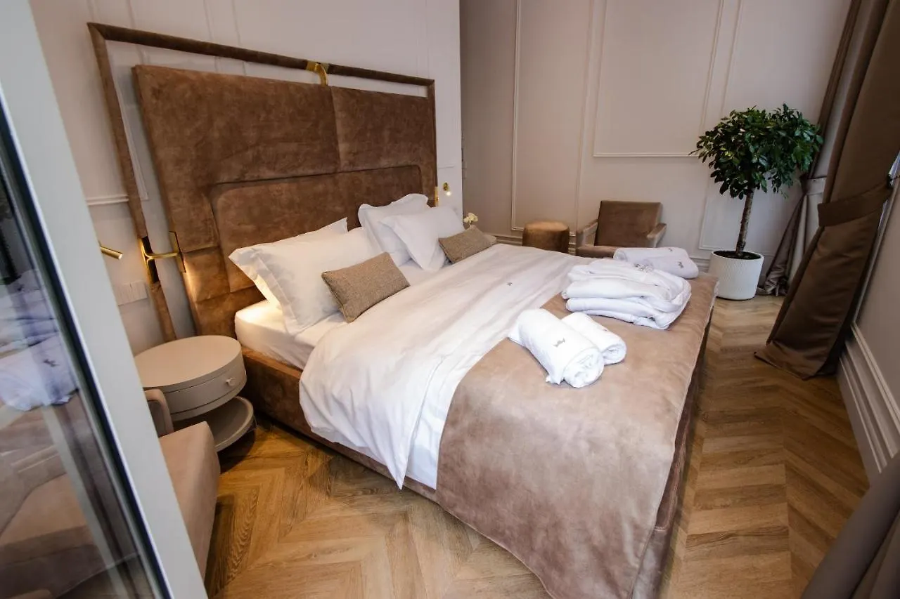 The Crown Boutique Hotel & Spa Tirana 4*,  Albânia