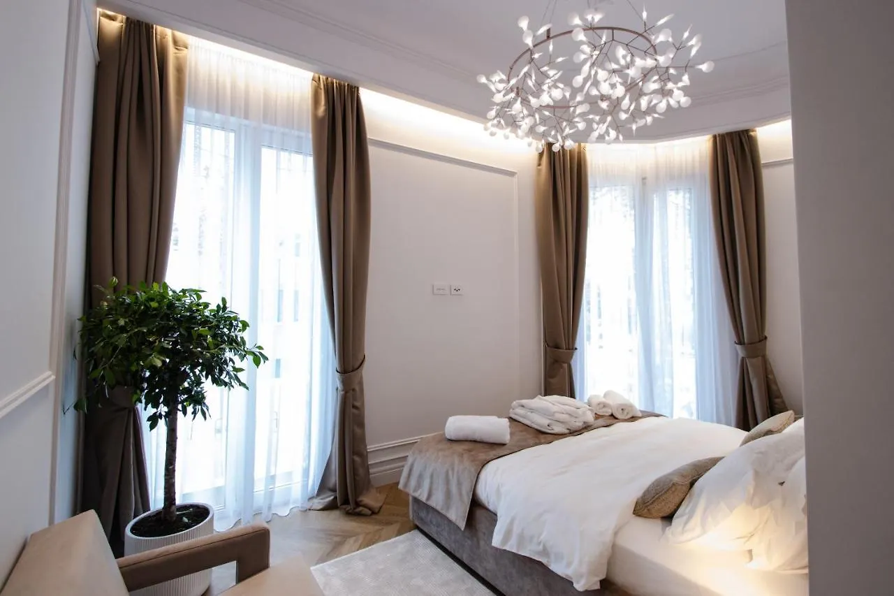 ****  The Crown Boutique Hotel & Spa Tirana Albânia