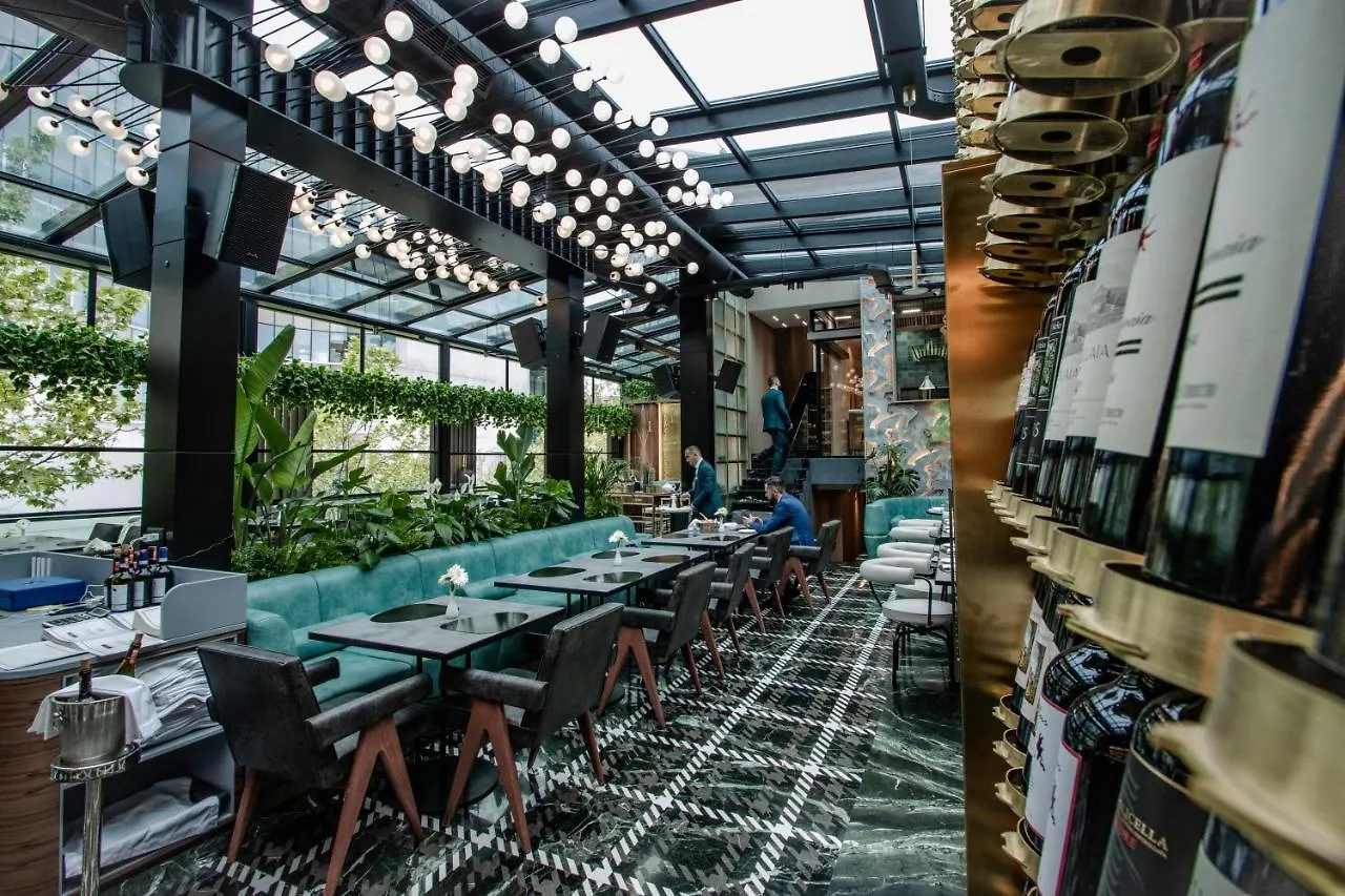 The Crown Boutique Hotel & Spa Tirana 4*,