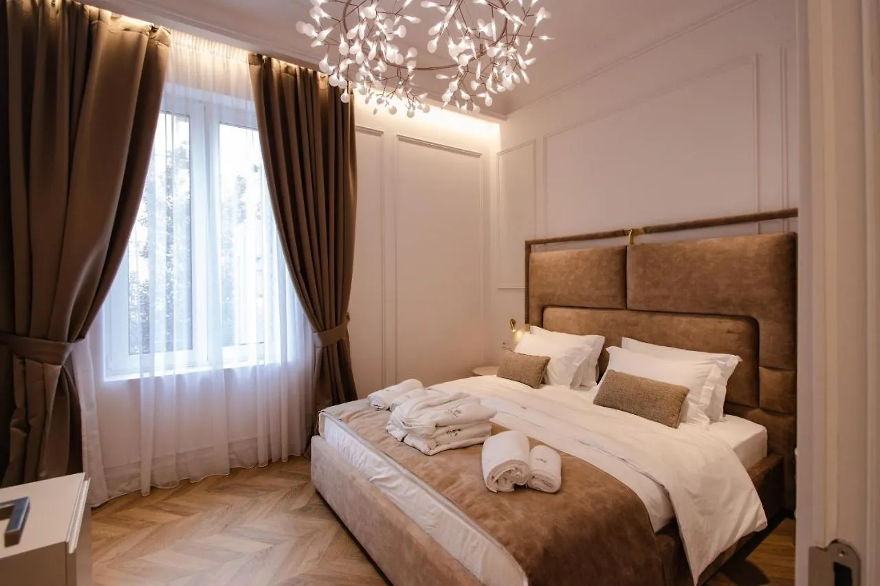The Crown Boutique Hotel & Spa Tirana 4*,  Albânia